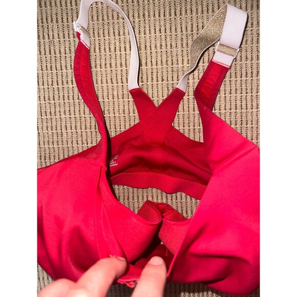 Vsx red sports bra - Picture 2 of 4